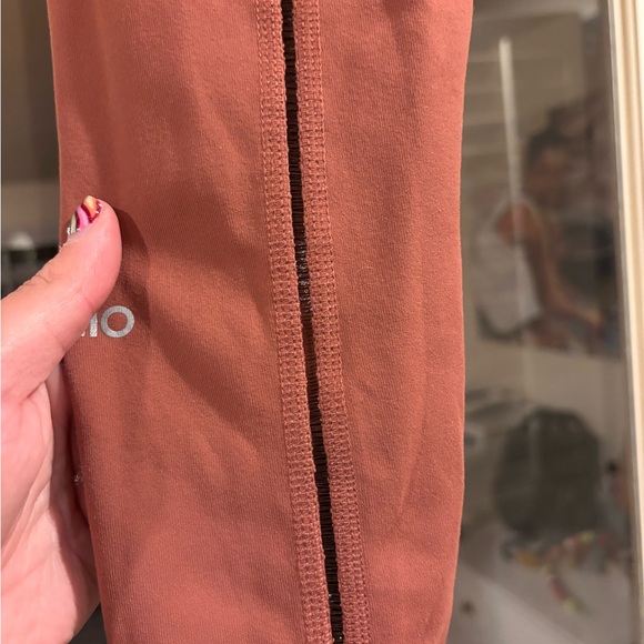 Coral size xxs Alo Yoga leggings - Picture 6 of 7